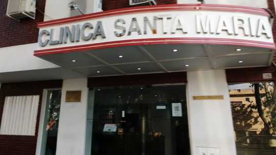 Fotografía del exterior de la Clínica Santa María en Villa Ballester