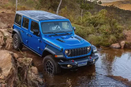 Jeep Wrangler modelo 2025 en exhibición