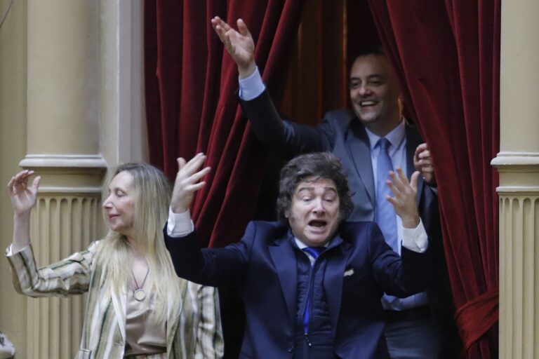 Guillermo Adorni en el Congreso durante la presentación de su informe de gestión