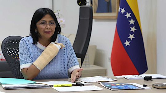 Bandera de Venezuela y bandera del Mercosur