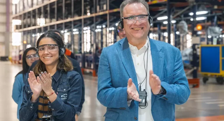 Thomas Owsianski, Presidente de GM Sudamérica, durante su visita a la planta de General Motors en Rosario, Argentina.