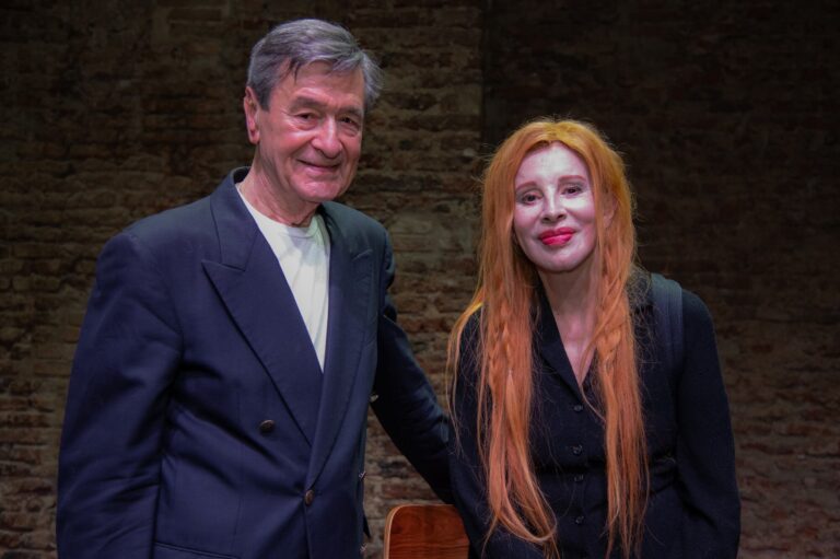 Nacha Guevara y Alberto Favero, artistas cuyo debut en el Teatro Cervantes fue suspendido.