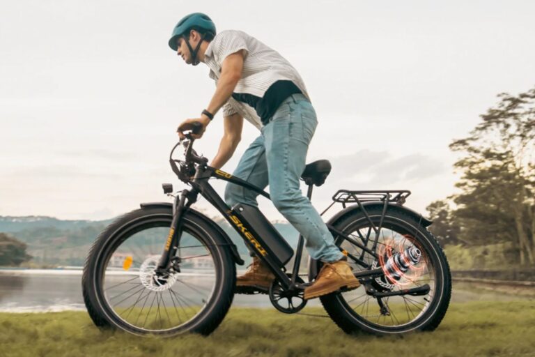 Ilustración de una bicicleta eléctrica en una calle urbana, representando la nueva regulación de Utah.
