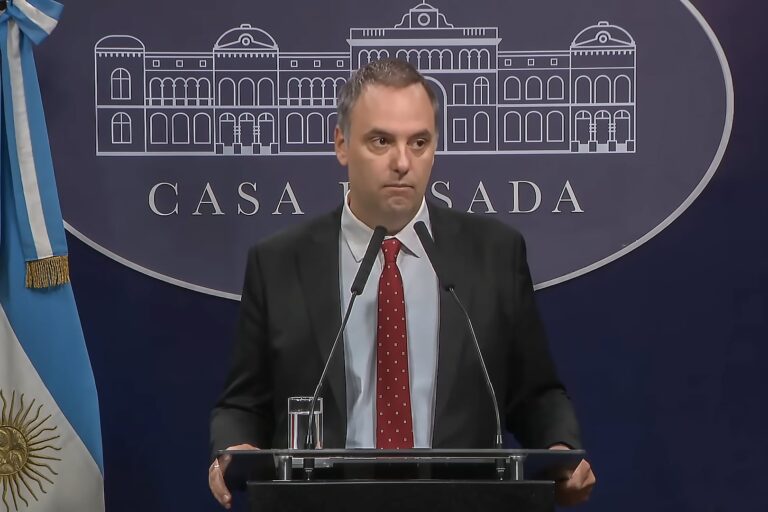 Sala de periodistas en Casa Rosada durante la reapertura con Guillermo Adorni