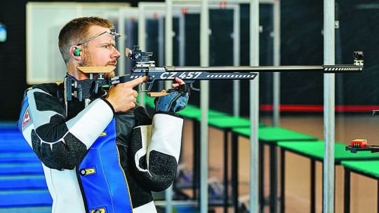 Fusil CZ 457 Target sobre fondo neutro