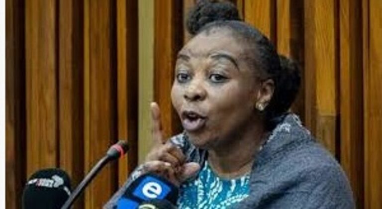 Nomia Rosemary Ndlovu, ex sargento de la policía sudafricana
