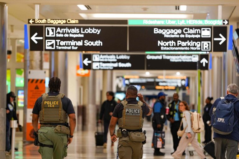 Aeropuerto internacional con control migratorio y aduanero