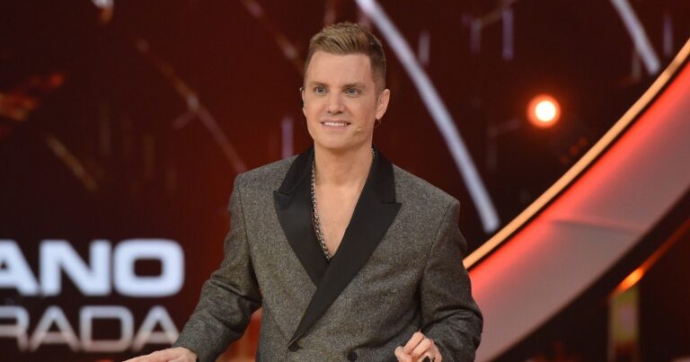 Imagen de la gala de eliminación de Gran Hermano Generación Dorada con Eduardo Carrera y Lola Tomaszeuski