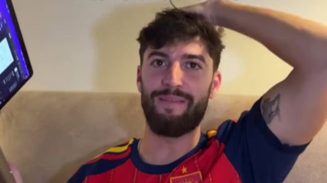 Influencer español analizando costos del Mundial 2026