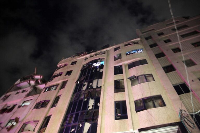 Explosión en la ciudad de Gaza tras un bombardeo israelí
