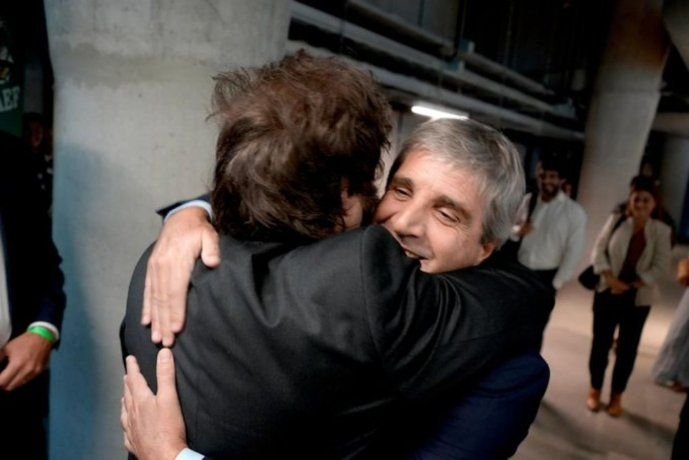 Presidente Javier Milei disertando en el MALBA