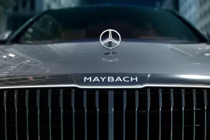 Mercedes-Maybach Clase S en escena de El Diablo se viste a la moda 2