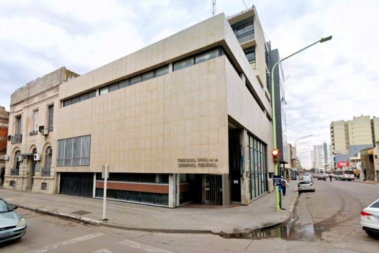 Fachada del Tribunal Oral Federal de Bahía Blanca