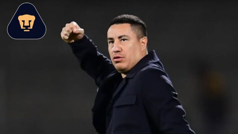 Efraín Juárez durante un partido de Pumas de la UNAM