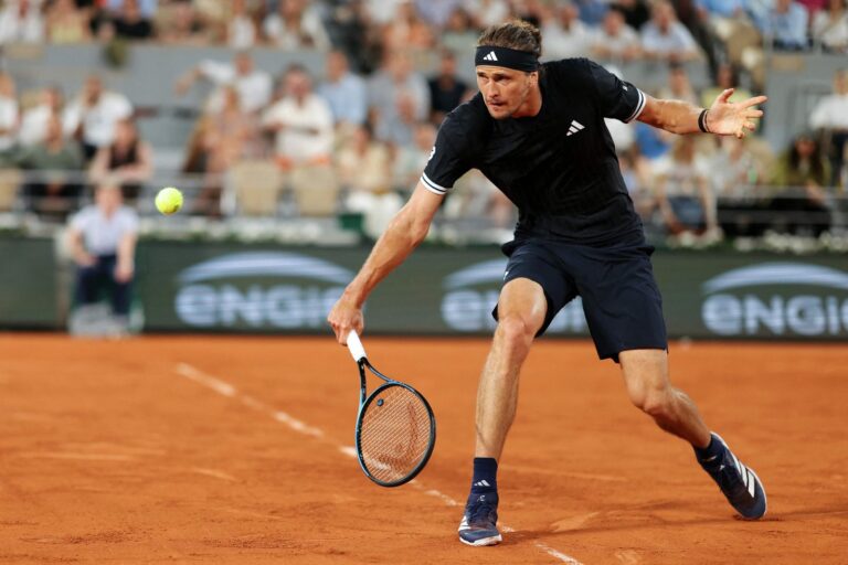 Cancha central de Roland Garros durante un partido de octavos de final