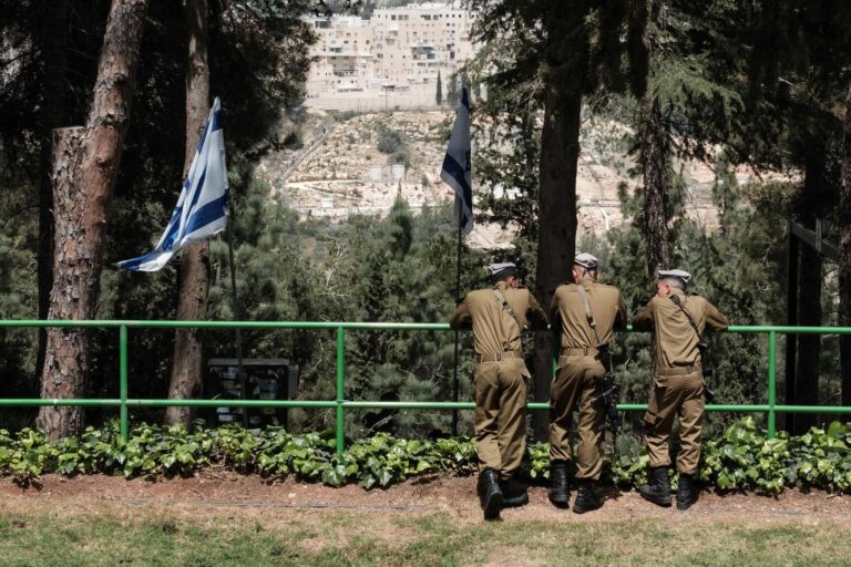 Soldados israelíes en el sur de Líbano