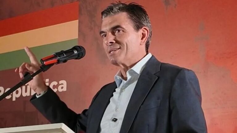 Presidente de Bolivia Rodrigo Paz en acto de promulgación de ley