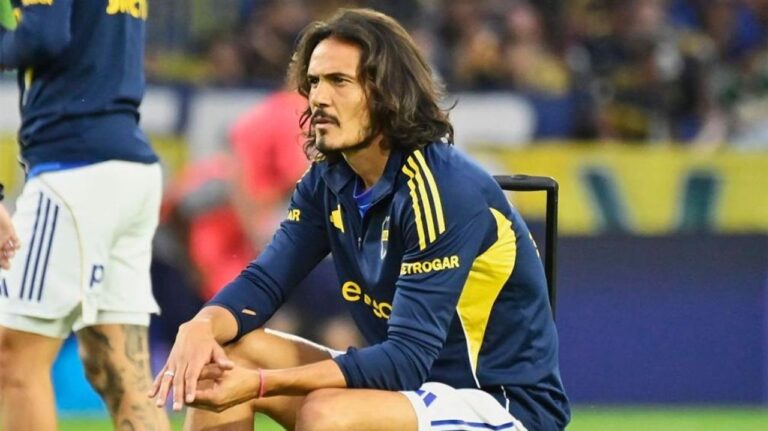 Edinson Cavani durante un partido con la camiseta de Boca Juniors