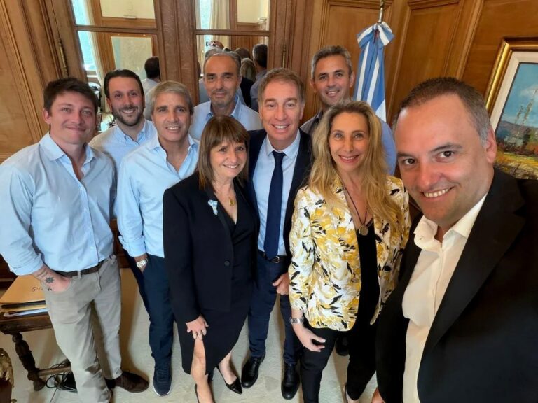 Reunión de la mesa política en la Casa Rosada