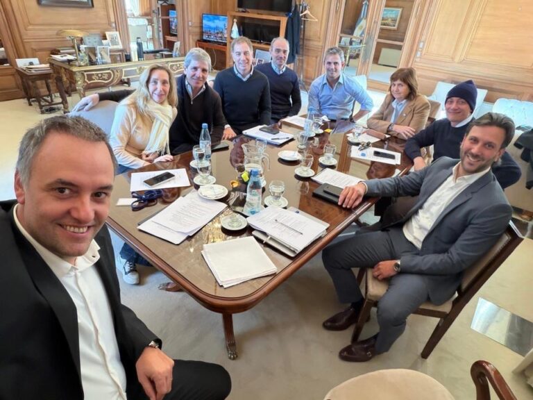 Reunión de la mesa política del Gobierno