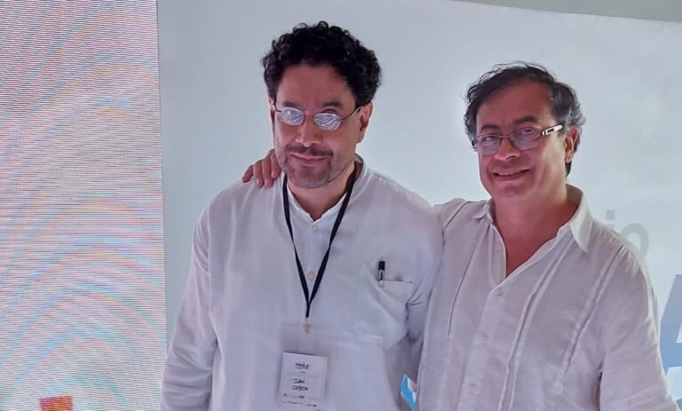Iván Cepeda durante un acto de campaña