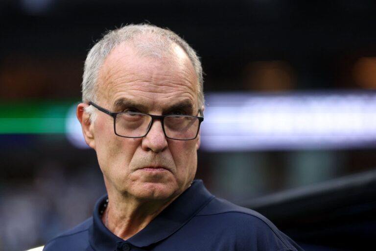 Marcelo Bielsa durante la conferencia de prensa tras el empate de Uruguay ante Arabia Saudita en el Mundial 2026