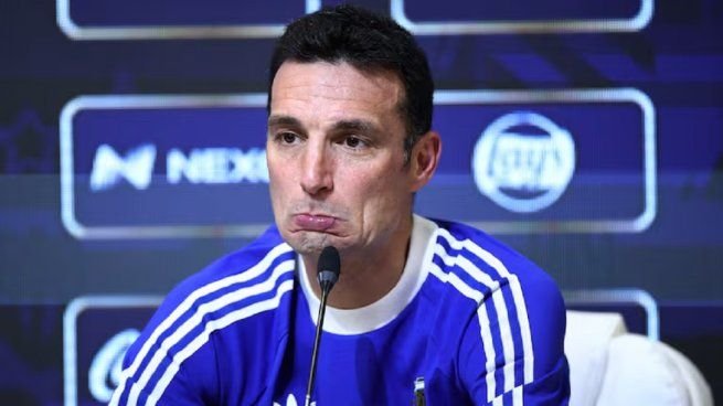 Lionel Scaloni durante un entrenamiento de la Selección Argentina previo al Mundial 2026