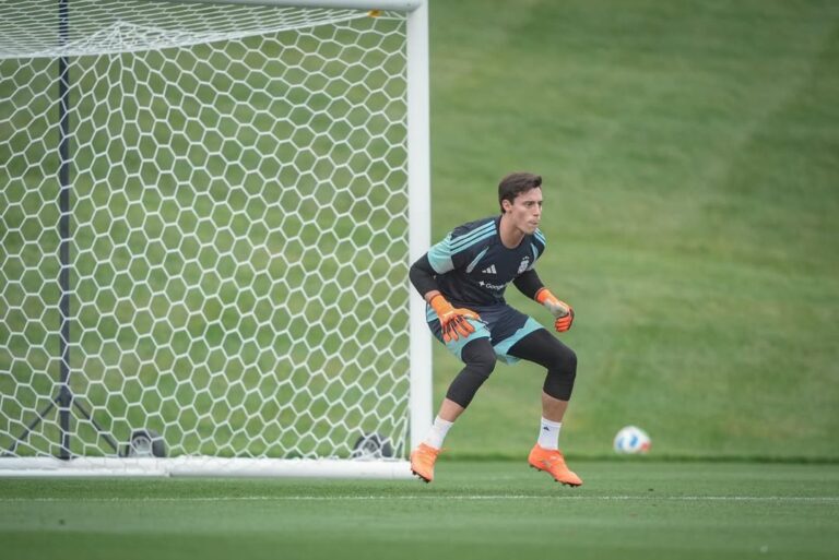 Santiago Beltrán con la camiseta de la Selección argentina durante un entrenamiento